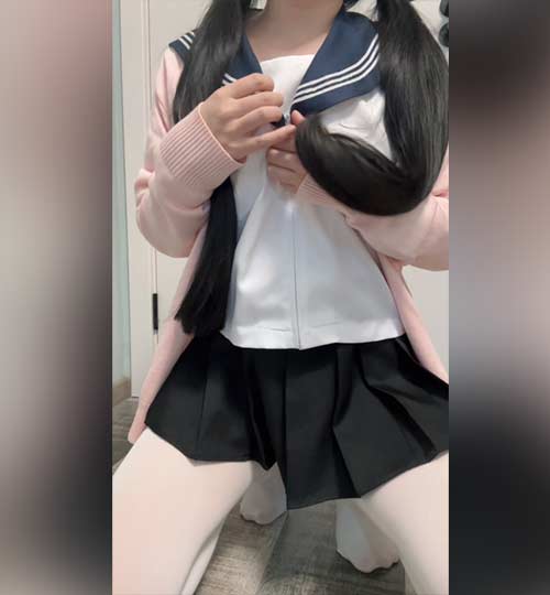 酥酥  双马尾学妹🖤