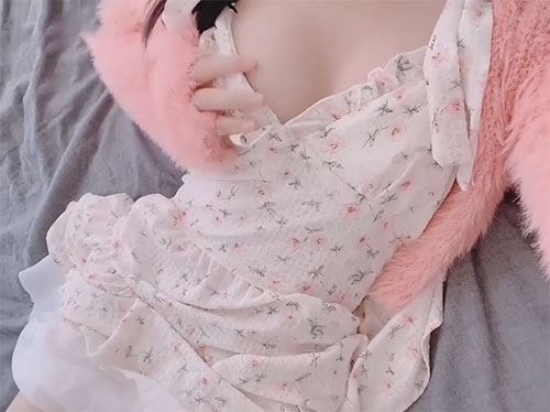 芋圆  粉色毛衣💢