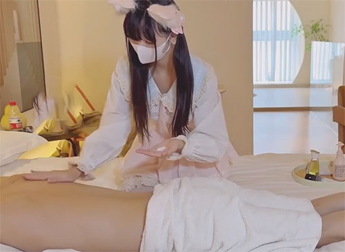 依依 小女仆的按摩服务🔔