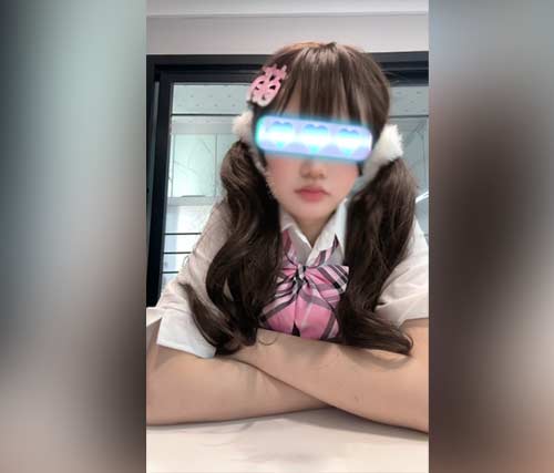 可爱哆   双马尾萝莉诱惑表哥🍷
